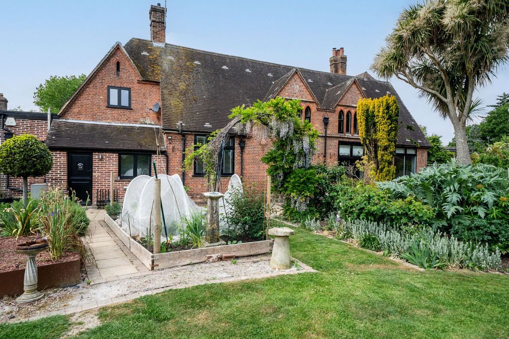 Property photo 2 of 22