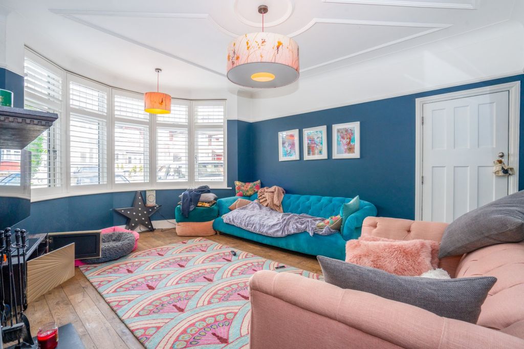 Property photo 3 of 23 Picture No. 12