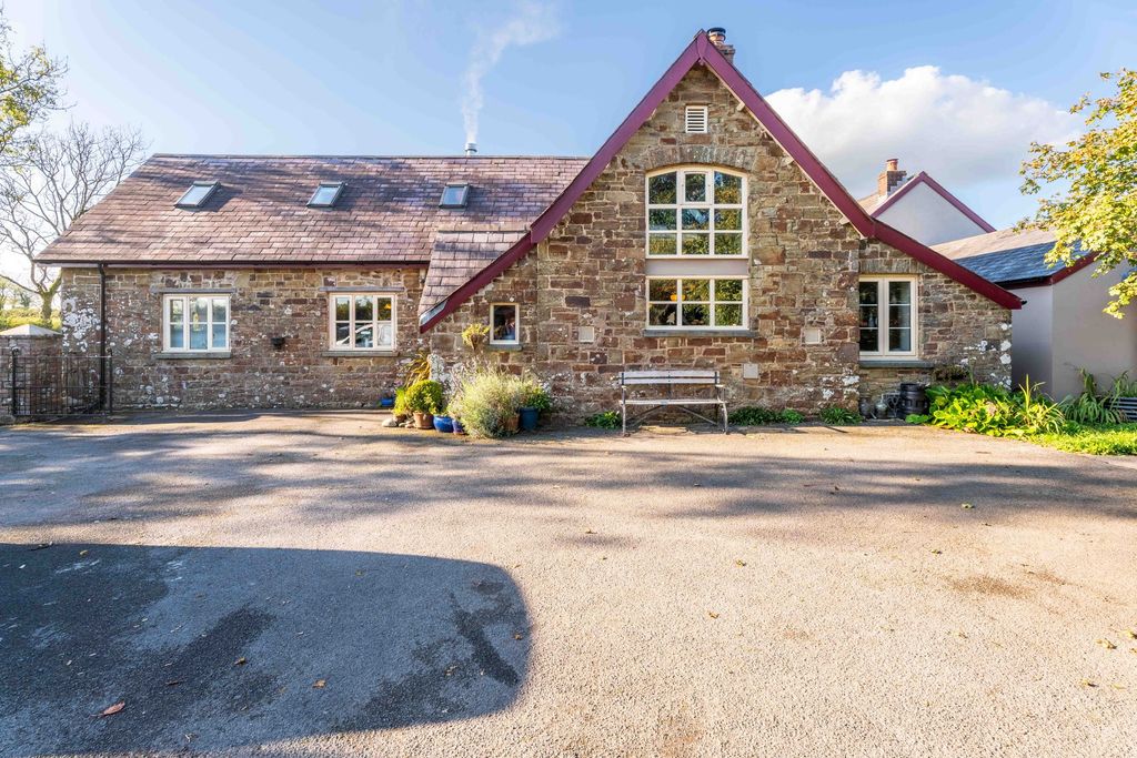 Property photo 1 of 64