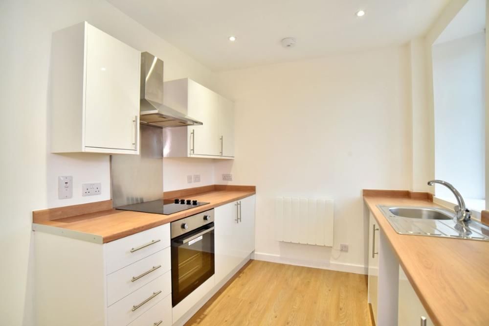 Property photo 2 of 10 Kitchen