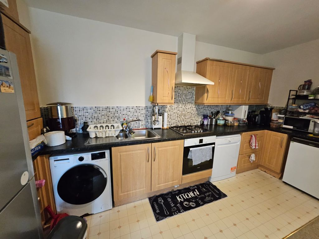 Property photo 3 of 9 Photo 4