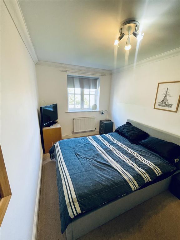 Property photo 2 of 10 Bedroom 1 (2).Jpg