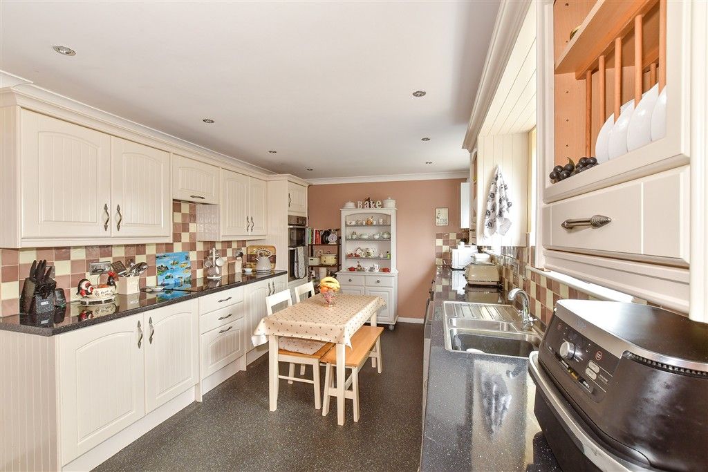 Property photo 3 of 16 Kitchen/Breakfast Room