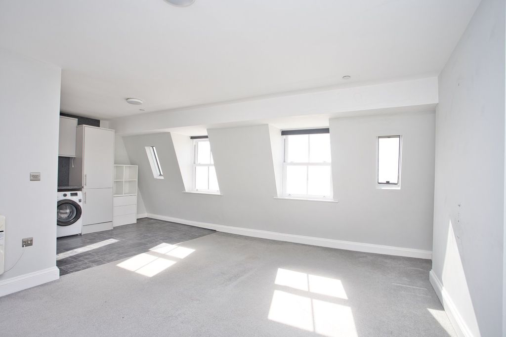 Property photo 3 of 13 Picture 3