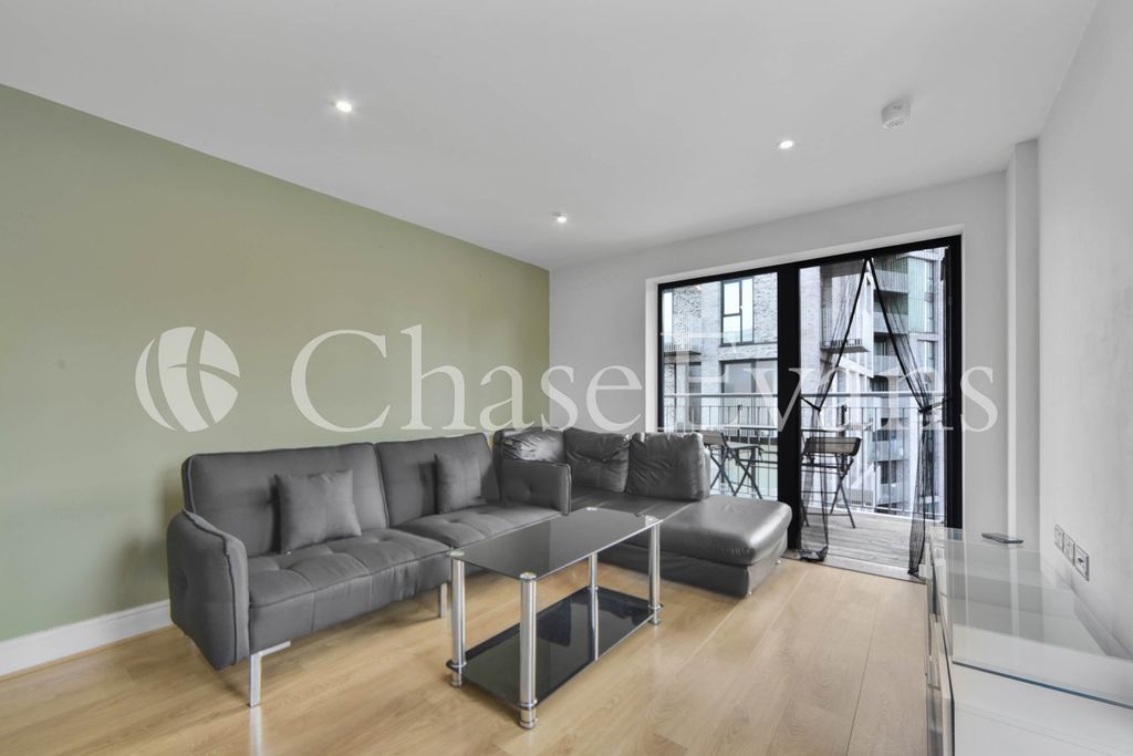 Property photo 1 of 21 Living