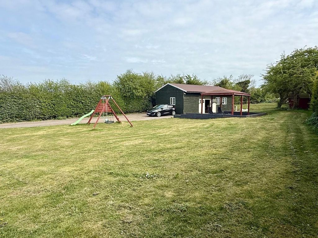 Property photo 3 of 28