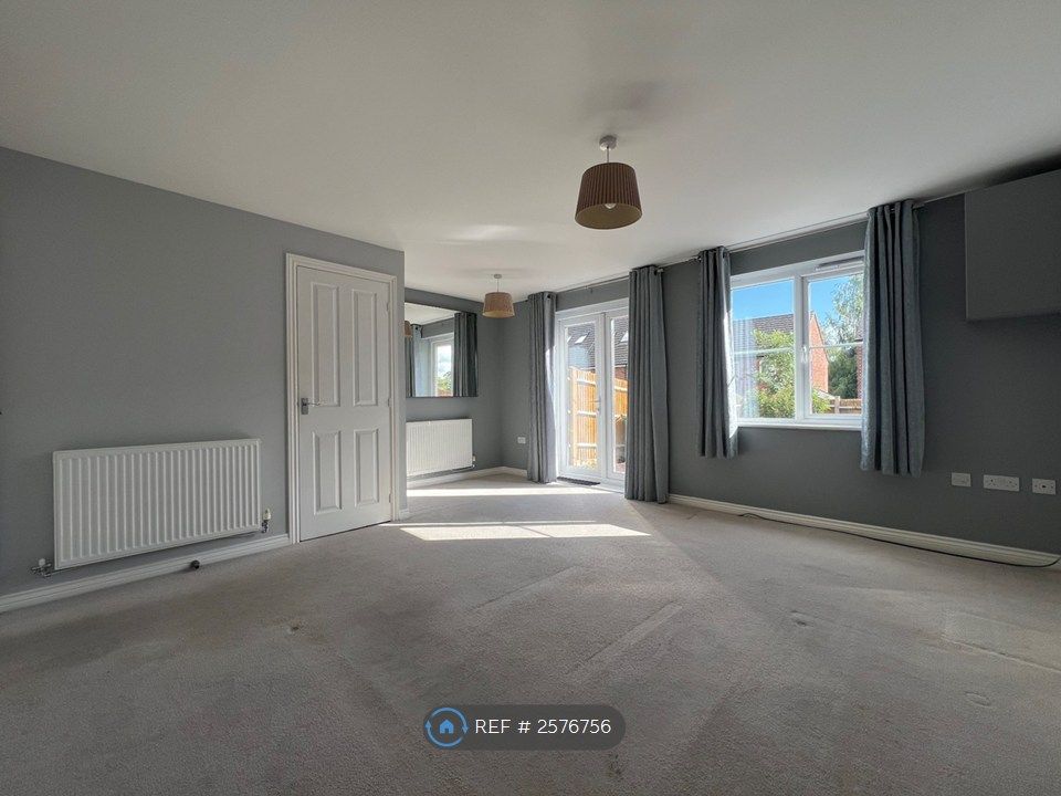 Property photo 2 of 11