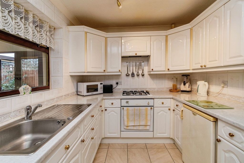 Property photo 3 of 21