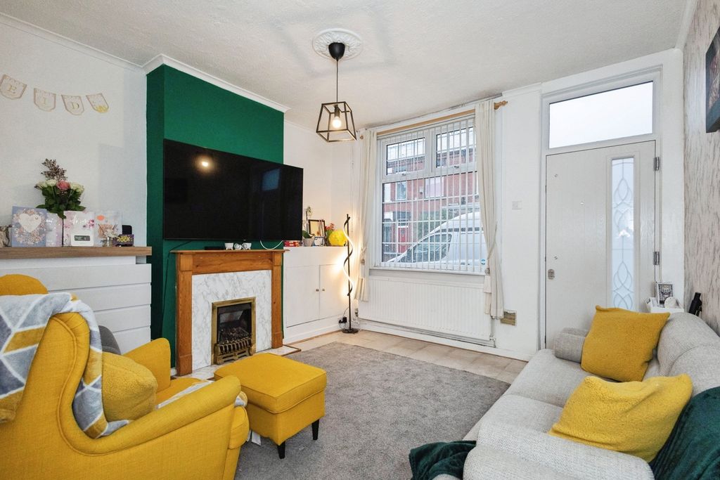 Property photo 2 of 17 Pbox-Img.Jpg