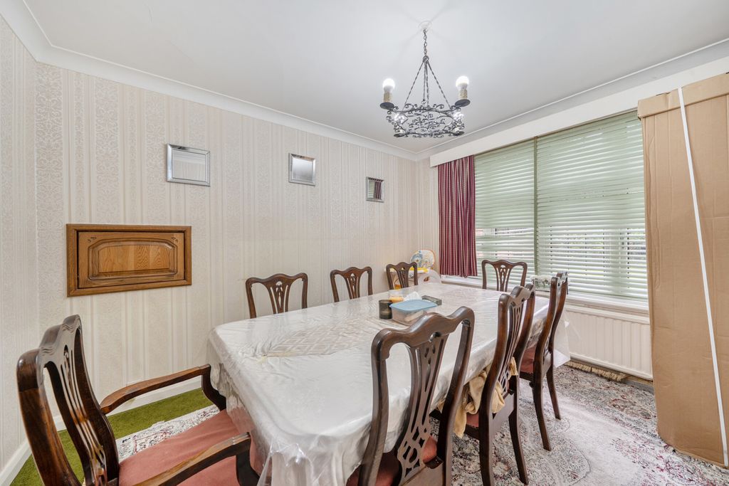 Property photo 3 of 27 1472350-20-6A2966...
