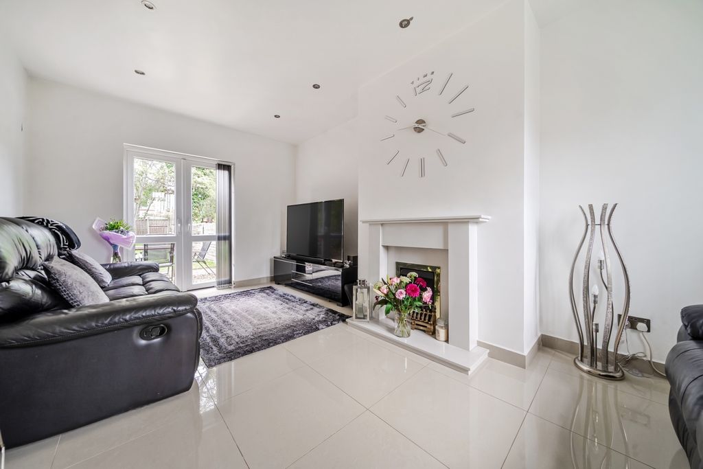 Property photo 3 of 20 1365441-17-68E77B11c9A86