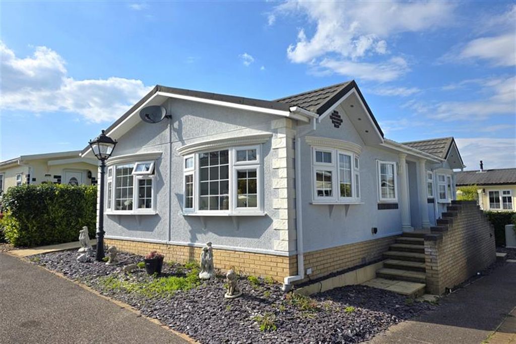 Property photo 1 of 17 (Main)