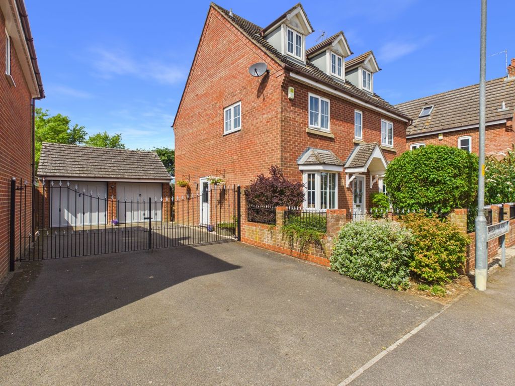 Property photo 1 of 30 1. Cam04922G0-Pr0173-Still053