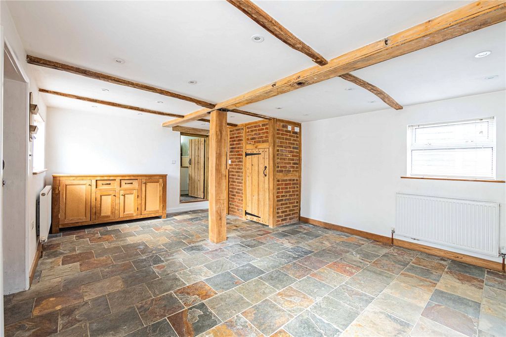 Property photo 3 of 17 Picture No. 11