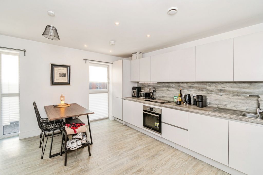 Property photo 2 of 13 Pbox-Img.Jpg