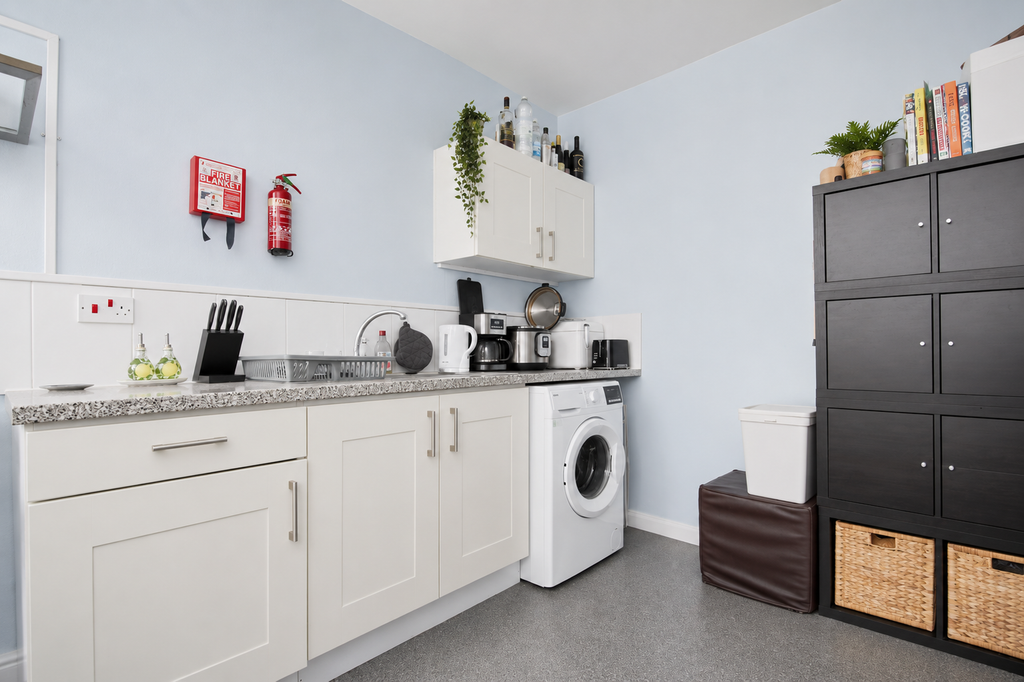 Property photo 1 of 7 Kitchen - Angle 2