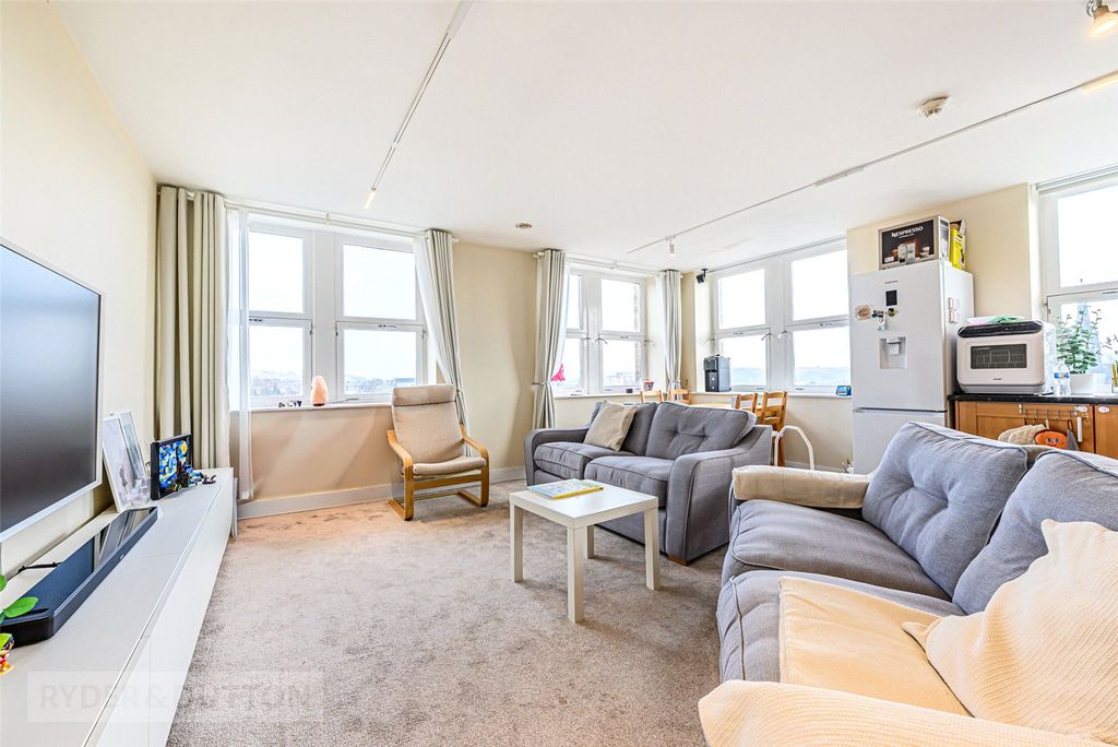 Property photo 2 of 18 Picture No. 19