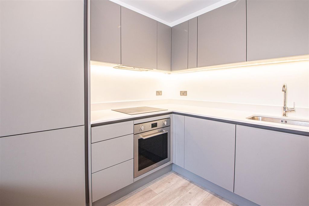 Property photo 3 of 13 70Cap_9.Jpg