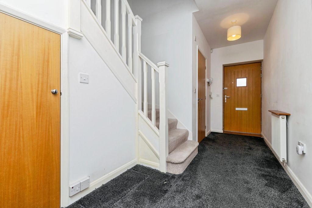 Property photo 2 of 15 Hallway