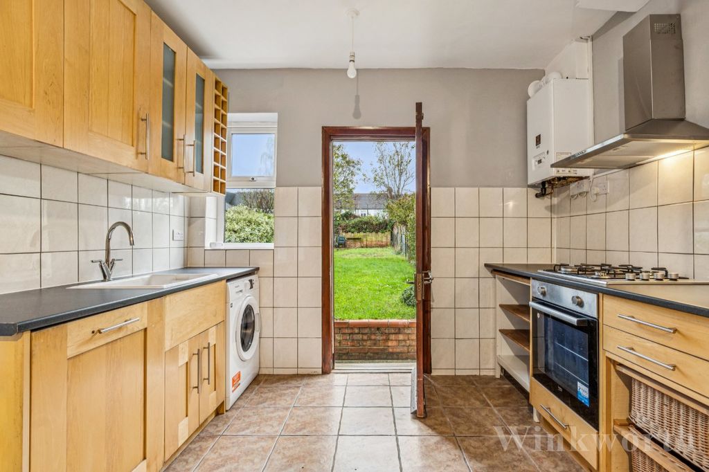 Property photo 2 of 14 Picture No. 16