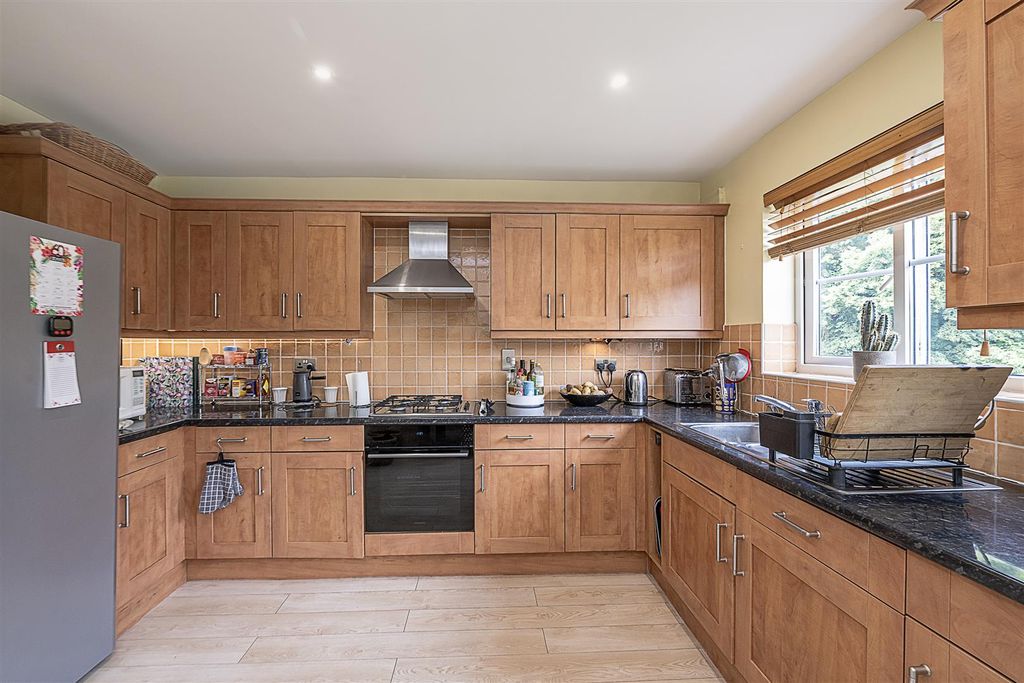 Property photo 2 of 18 6-Lynch-Court-10.Jpg