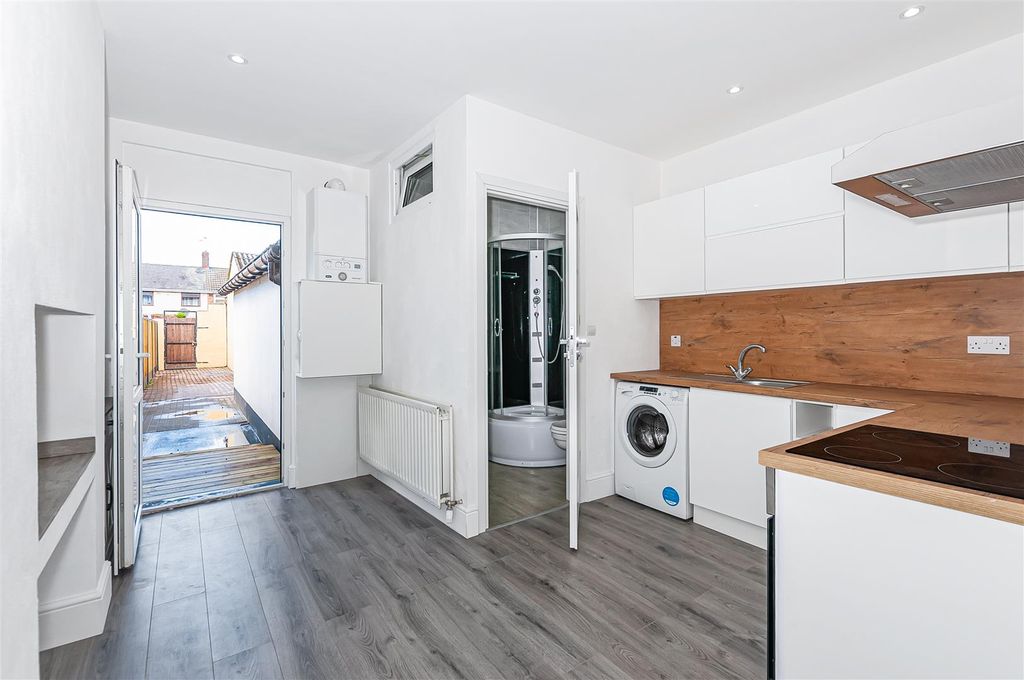 Property photo 3 of 15 69 Colonels Walk5.Jpg