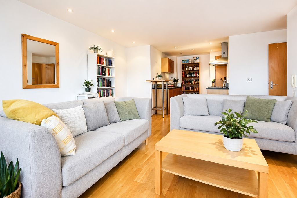 Property photo 3 of 8 Photo 3