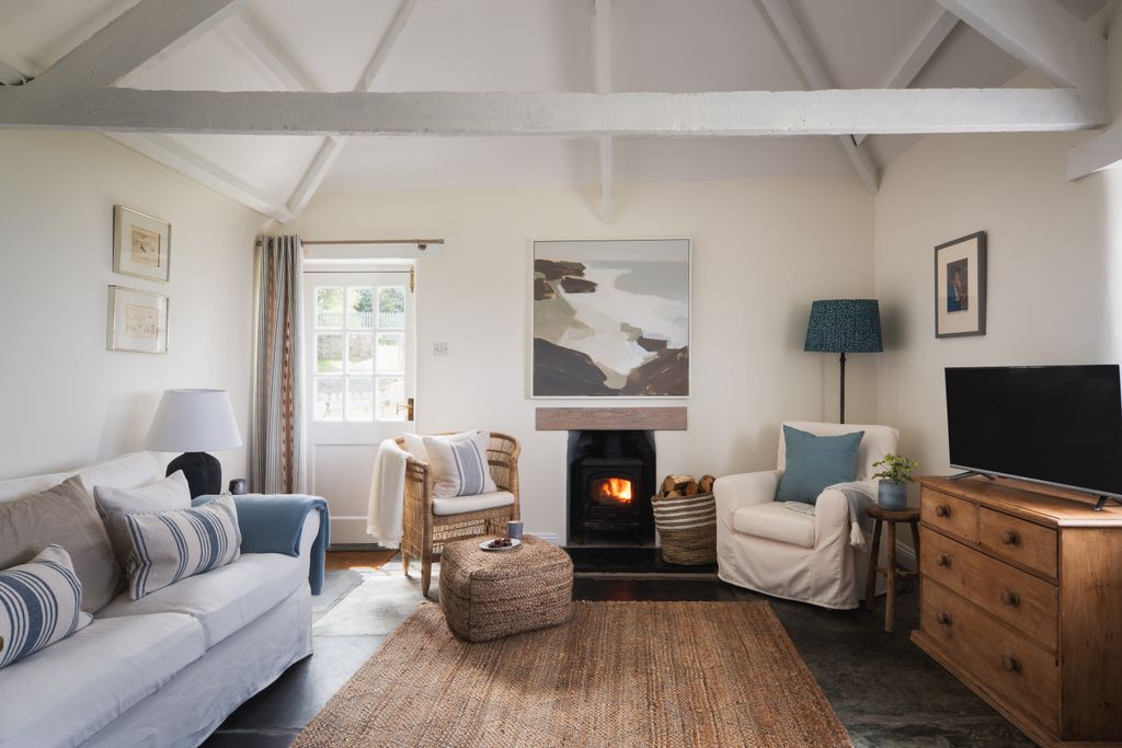 Property photo 3 of 18 Gallery