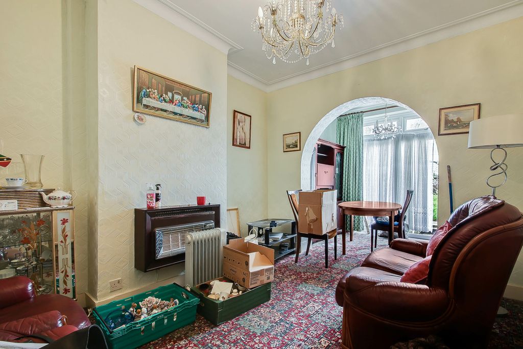 Property photo 3 of 9