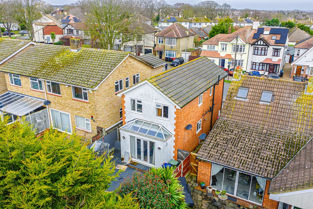 Property photo 3 of 19