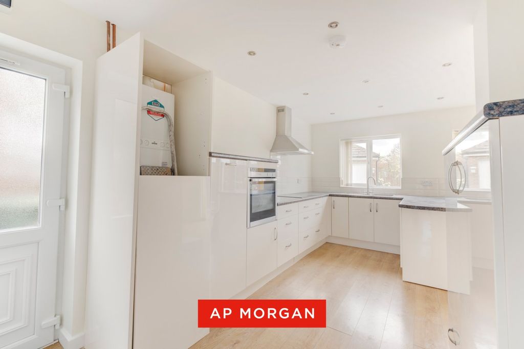 Property photo 3 of 21 Picture No. 04