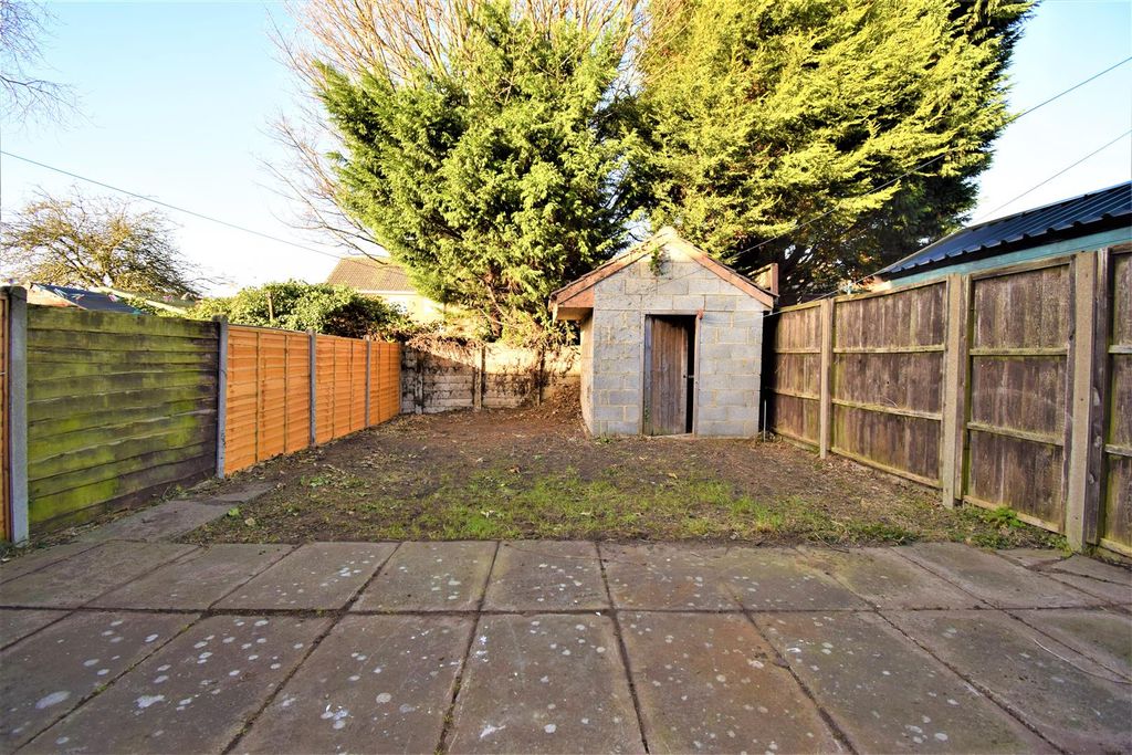 Property photo 3 of 7 Rear