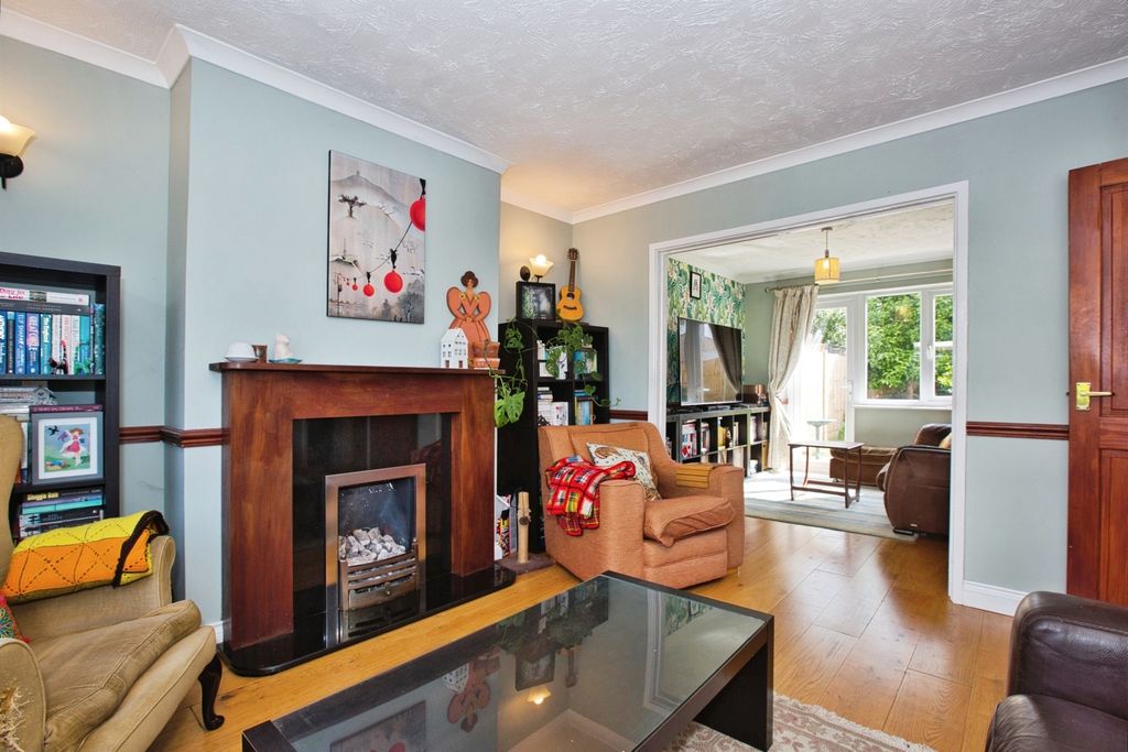 Property photo 2 of 26