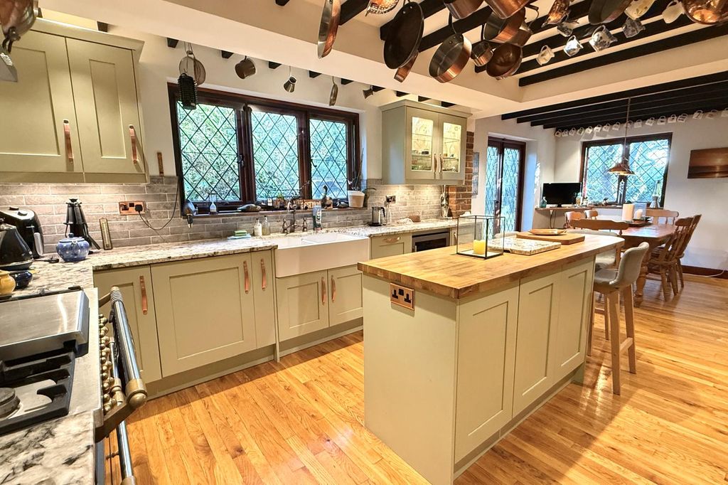 Property photo 3 of 30 Gallery