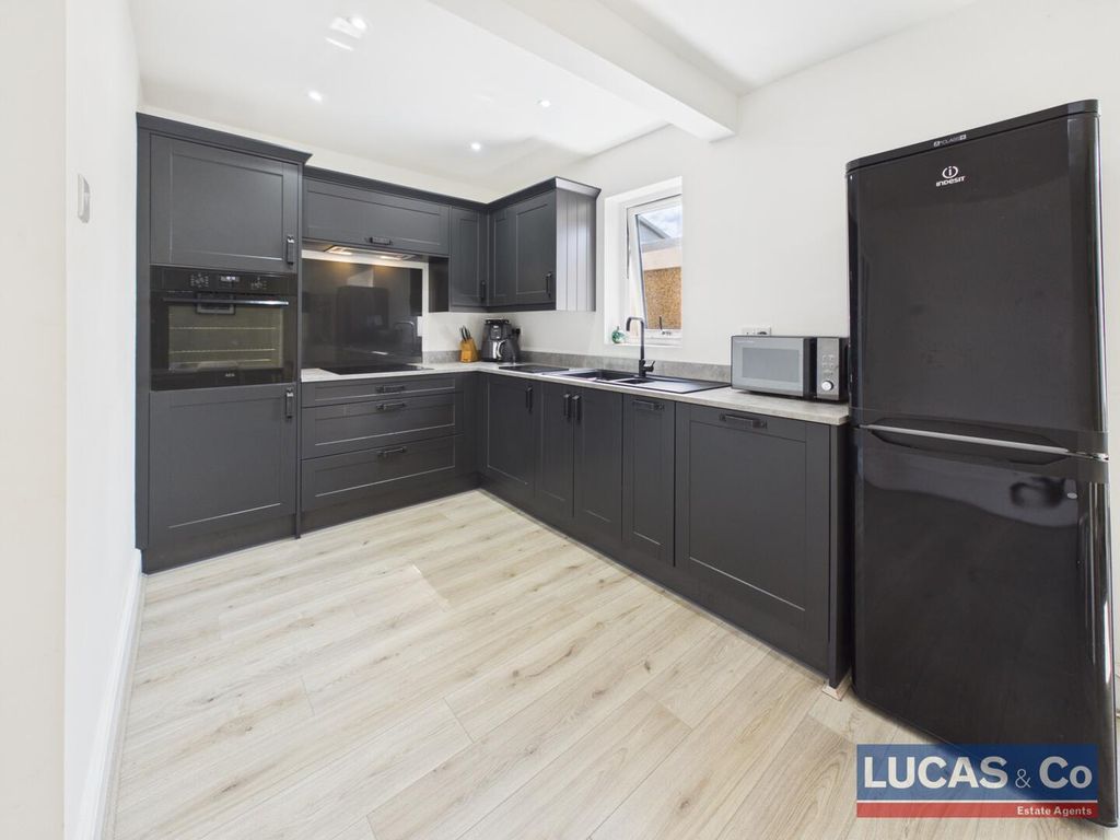 Property photo 2 of 15 Kitchen