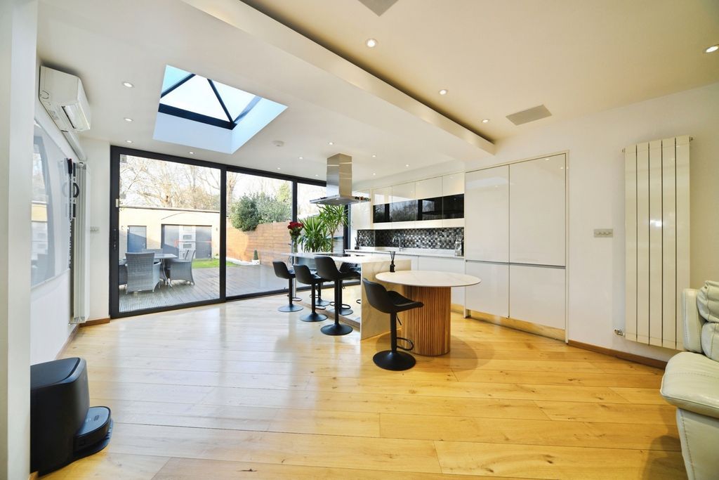 Property photo 1 of 20 Pbox-Img.Jpg