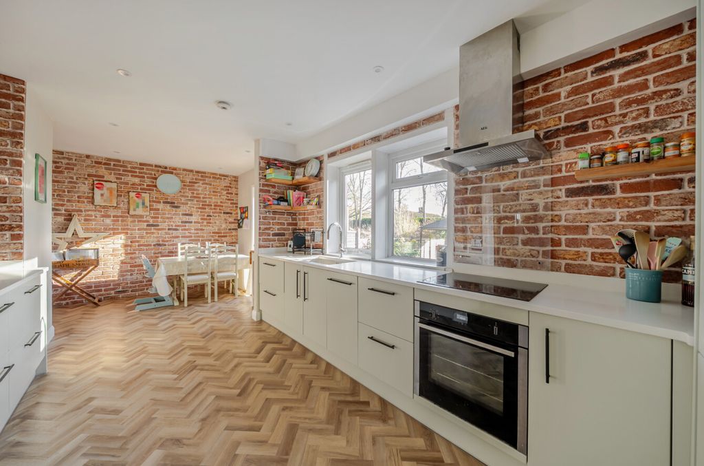 Property photo 3 of 15 1383890-27-6925A3...