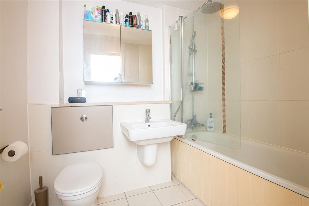 Property photo 3 of 8 13Man_4.Jpg