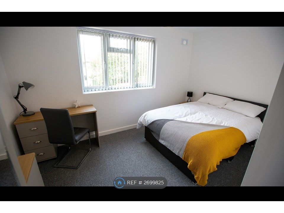 Property photo 2 of 29 Bedroom4