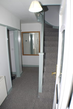 Property photo 2 of 11 Hallway