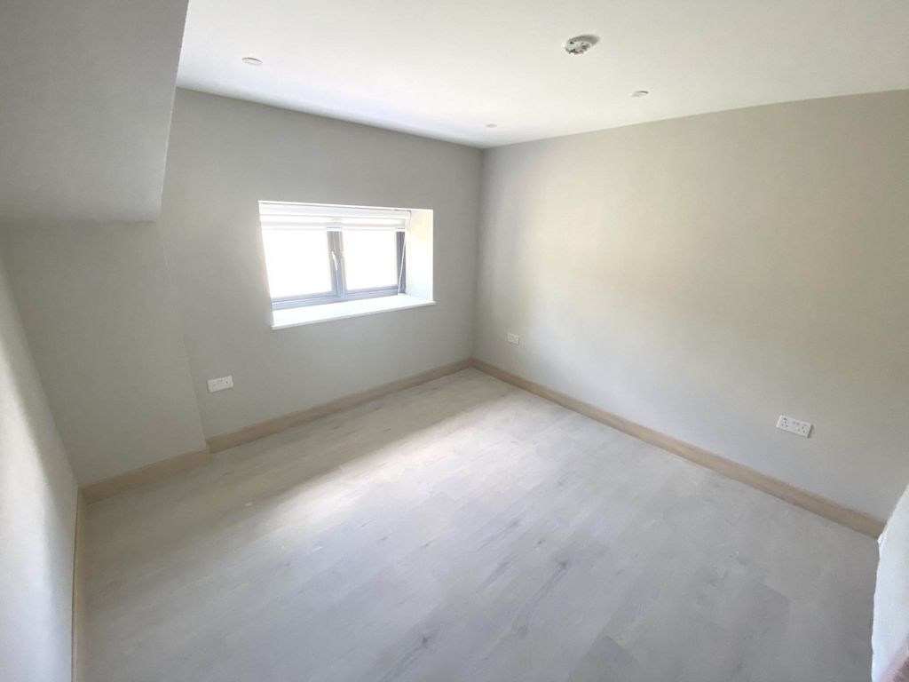 Property photo 2 of 3
