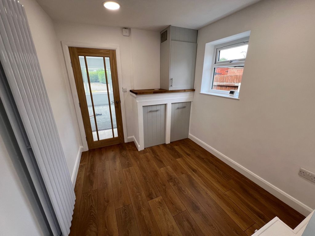 Property photo 3 of 17 Dining Room