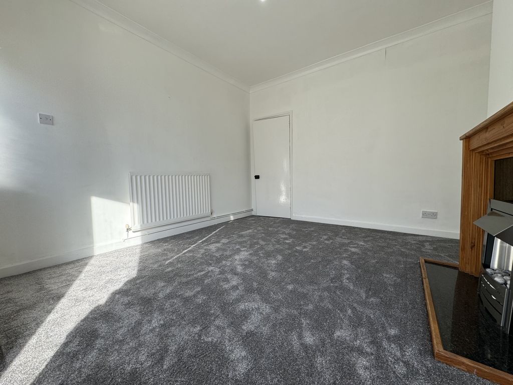 Property photo 2 of 13 Image
