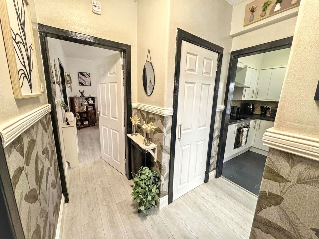 Property photo 2 of 13 Photo 4