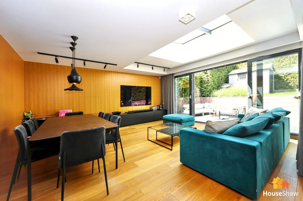 Property photo 3 of 36