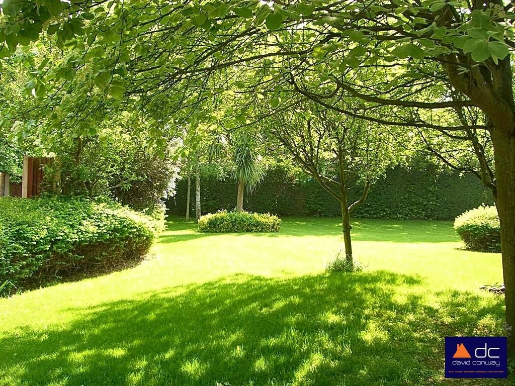 Property photo 2 of 9 Garden.Jpg