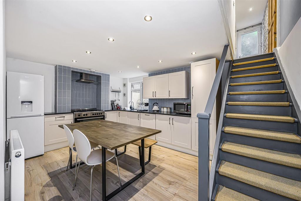 Property photo 2 of 18 35A Addison Road-16.Jpg