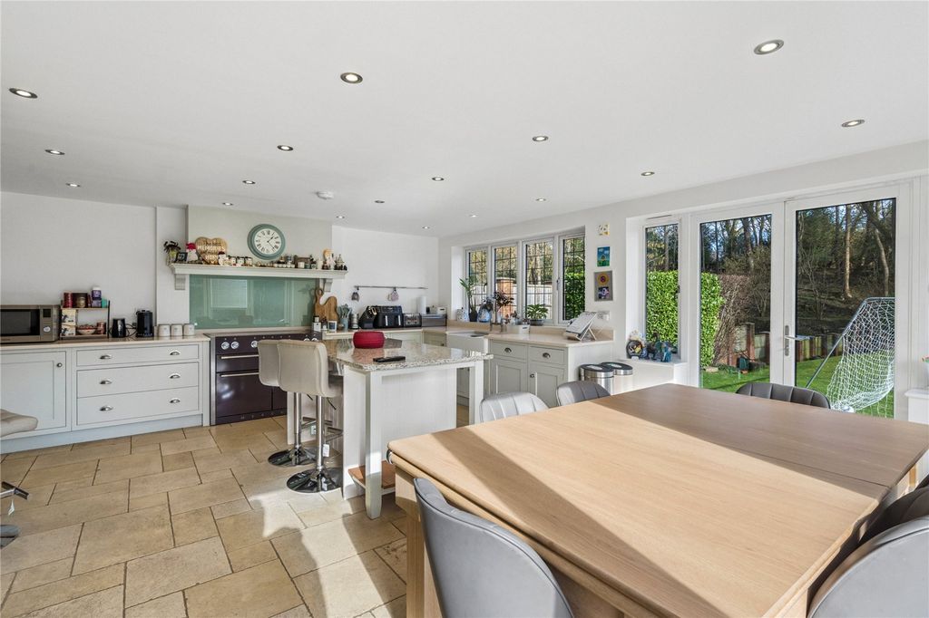 Property photo 3 of 23 Kitchen