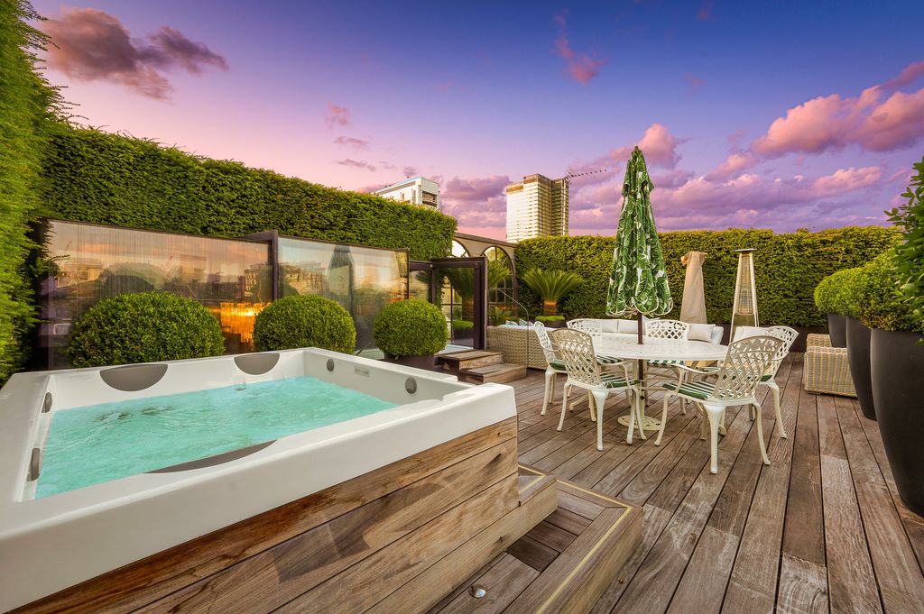 Property photo 2 of 15 Terrace