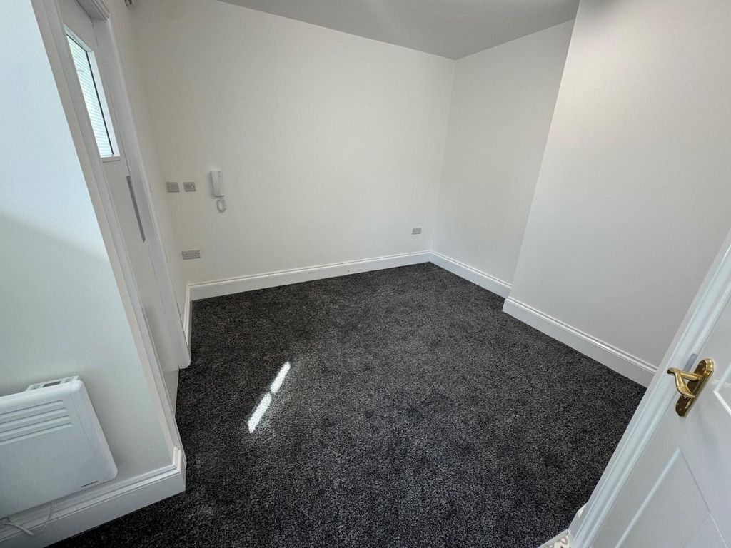 Property photo 2 of 9 5.Jpg